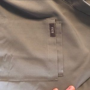 Light grey Cairo and Leon scrub set!